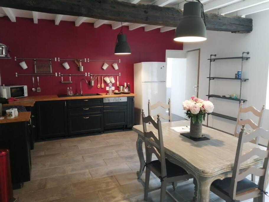 Jolie Maison En Pierre Proche Centre-Ville 瑟堡 外观 照片